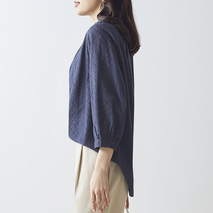 <span>【クーポンで3299円！】</span>【シャツ/ブラウス】『レーシー刺繍で気分あがる』ストライプ刺しゅうブラウス