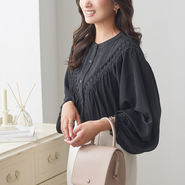 <span>【クーポンで3999円！】</span>【シャツ/ブラウス】『手の込んだ刺繍、優雅なシルエット』ピンタック使いブラウス