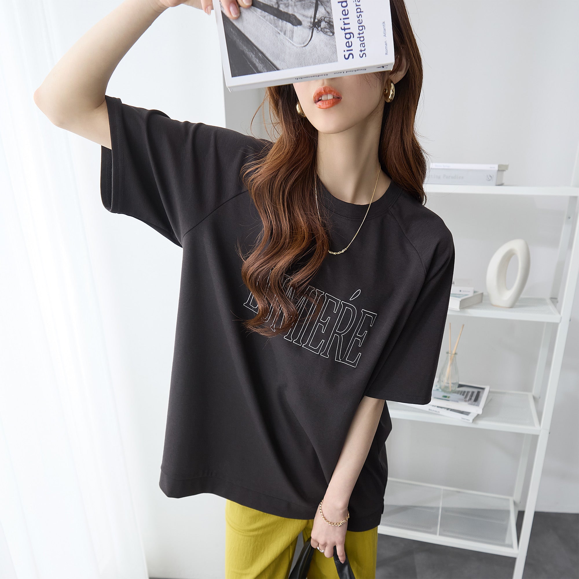 ロゴ刺しゅうTシャツ｜トップス レディース トレンド カットソー