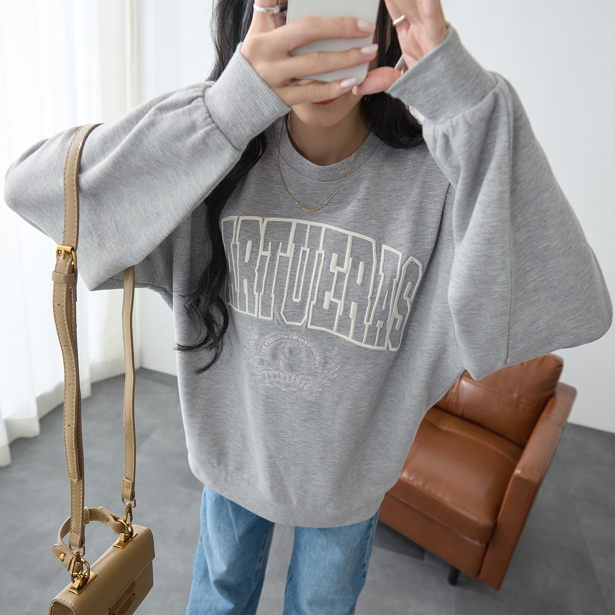 ビッグロゴ刺繍スウェット | トップス レディース トレンド