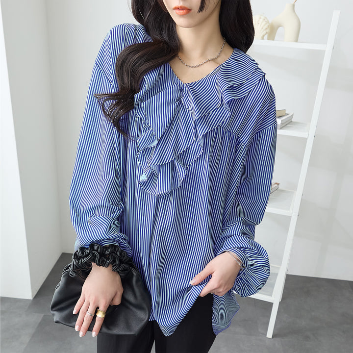 <span>【クーポンで3999円！】</span>【シャツ/ブラウス】『”ゆる”っとフリル』 フリル衿ブラウス